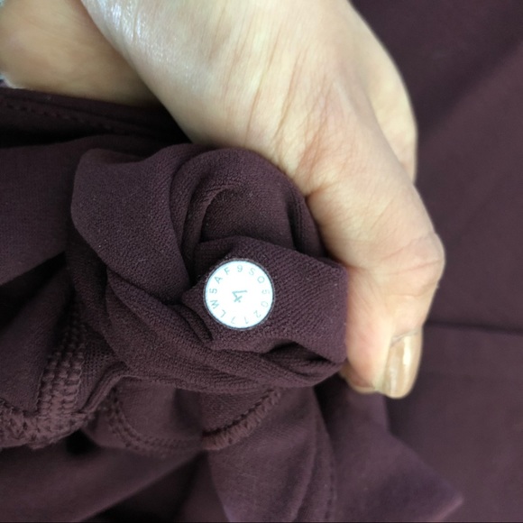 ✨EUC Lululemon Laser Cut Out Pants✨ - Picture 4 of 4